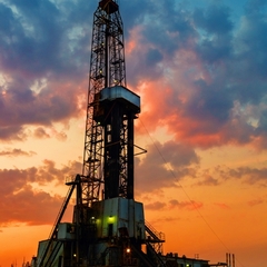 Integrated information services for the oil and gas well construction
